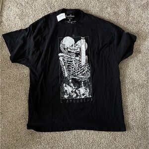 Lamoreaux Kissing Skeletons T shirt